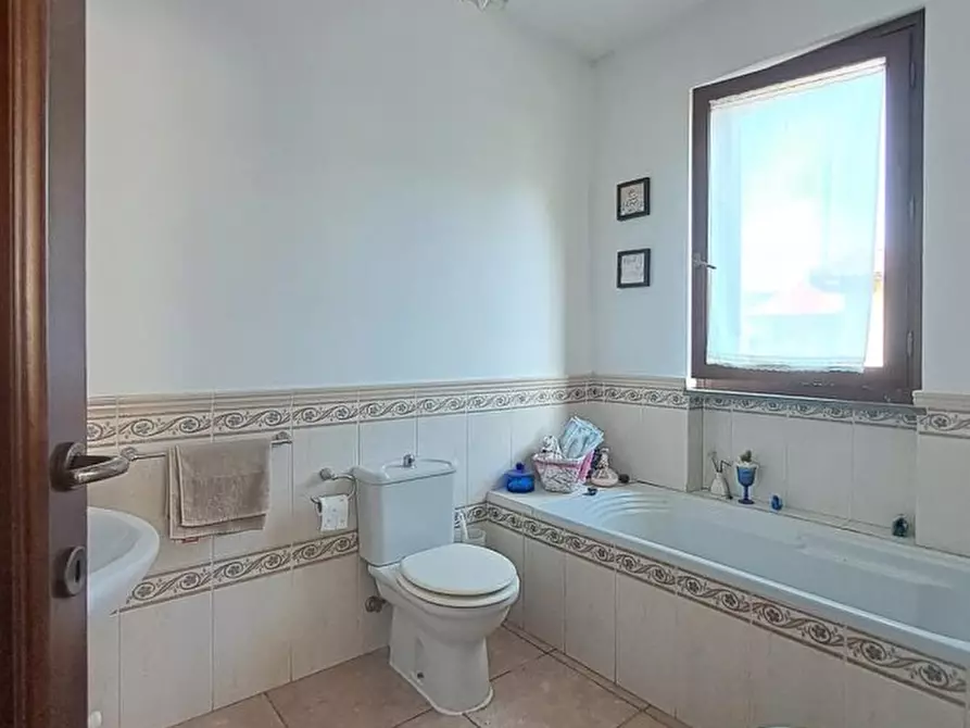 Immagine 6 di Villa in vendita  a Massarosa