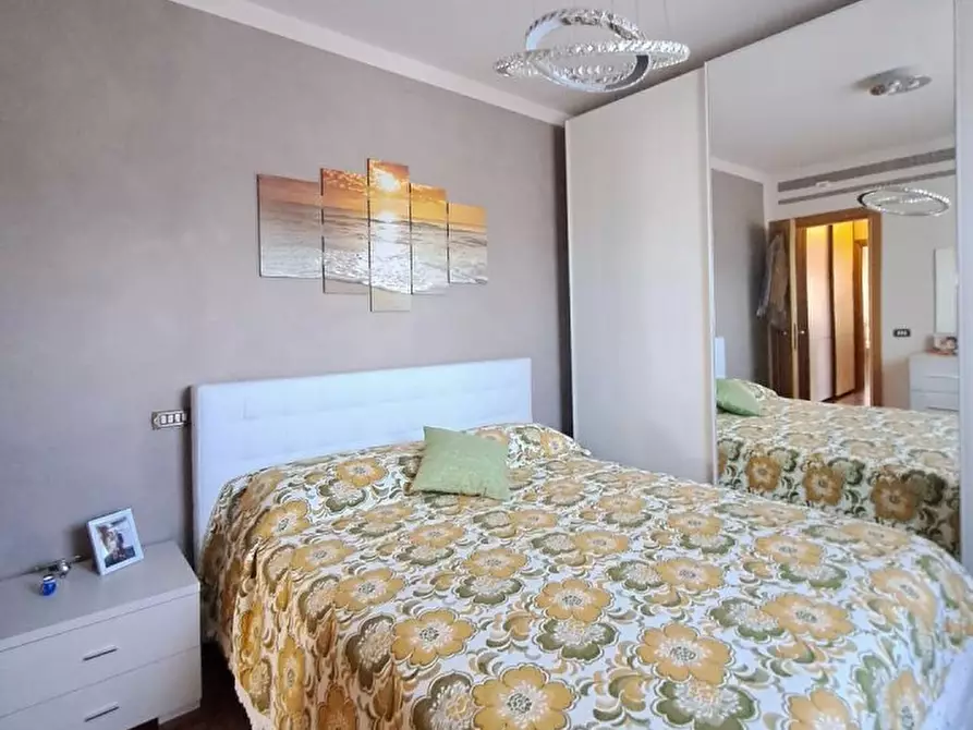 Immagine 8 di Villa in vendita  a Massarosa