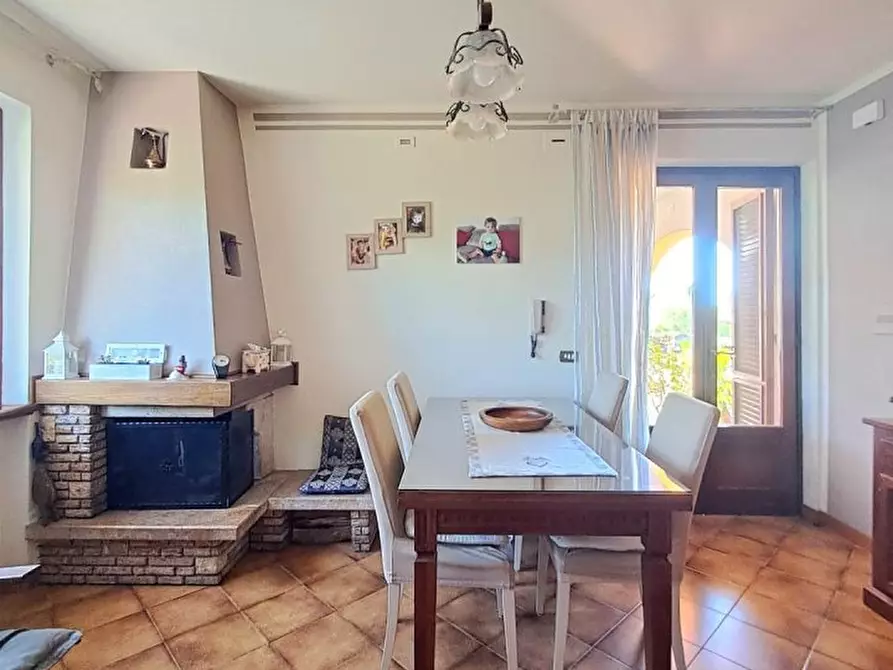 Immagine 4 di Villa in vendita  a Massarosa