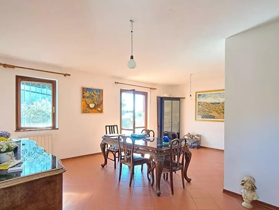 Immagine 1 di Villa in vendita  a Massarosa