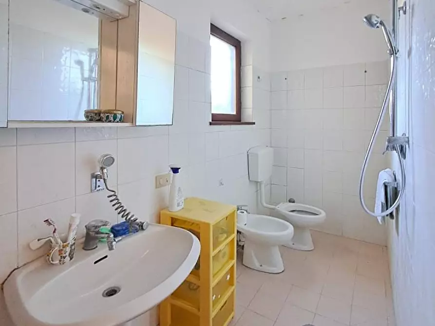 Immagine 6 di Villa in vendita  a Massarosa