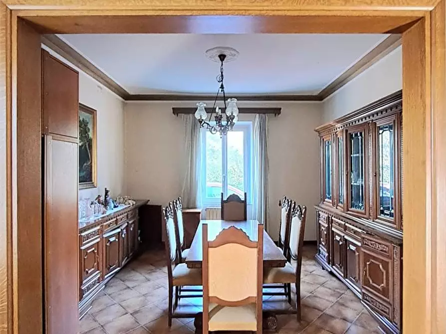 Immagine 1 di Villa in vendita  a Massarosa