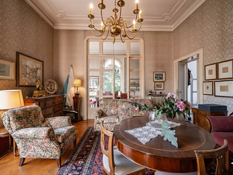 Immagine 2 di Villa in vendita  4 a Mandello Del Lario