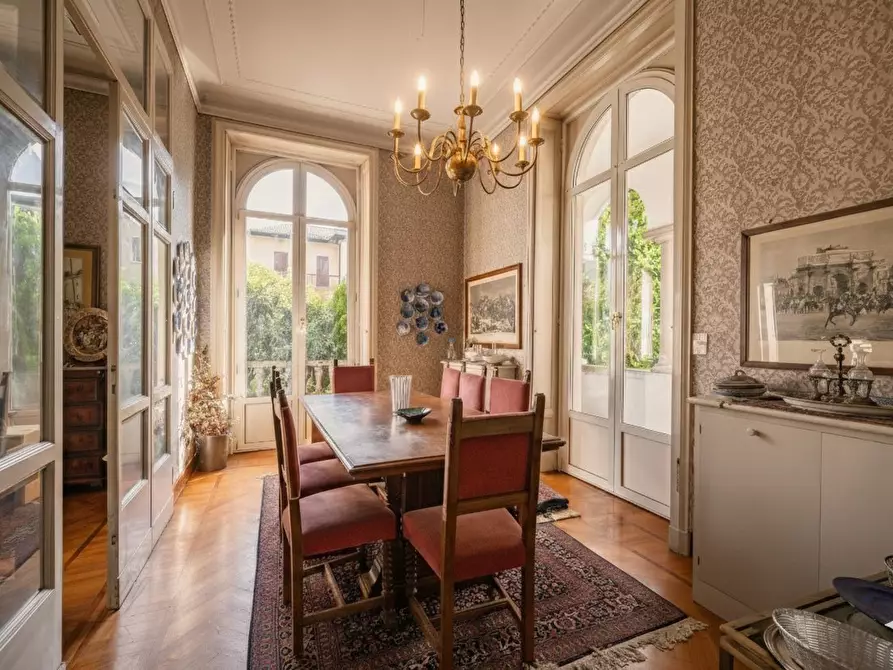 Immagine 5 di Villa in vendita  4 a Mandello Del Lario