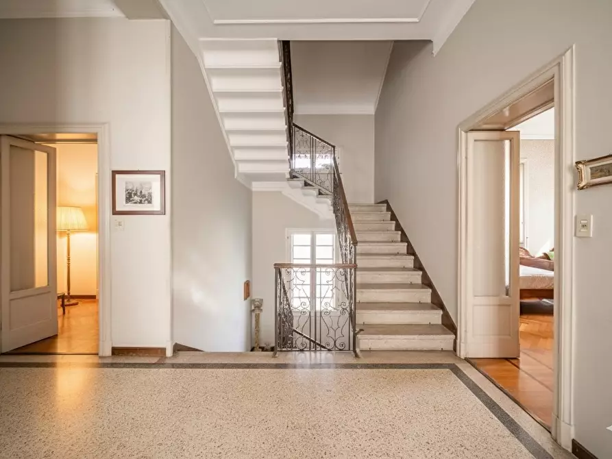 Immagine 8 di Villa in vendita  4 a Mandello Del Lario