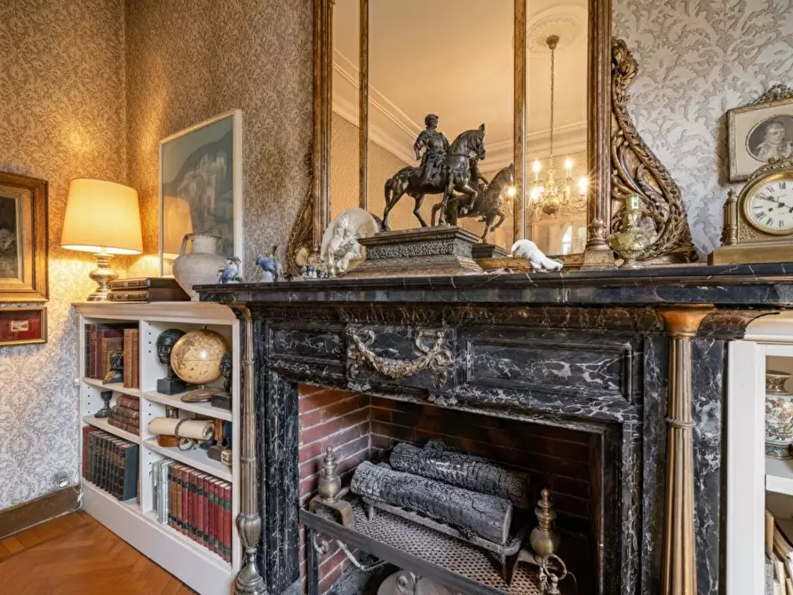 Immagine 1 di Villa in vendita  4 a Mandello Del Lario