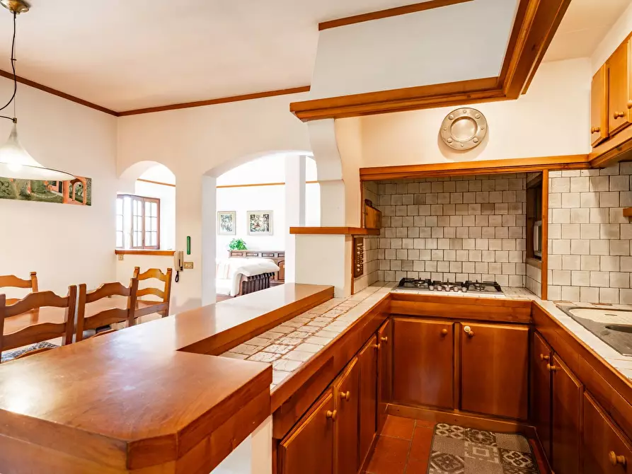 Immagine 10 di Villa in vendita  a Mandello Del Lario