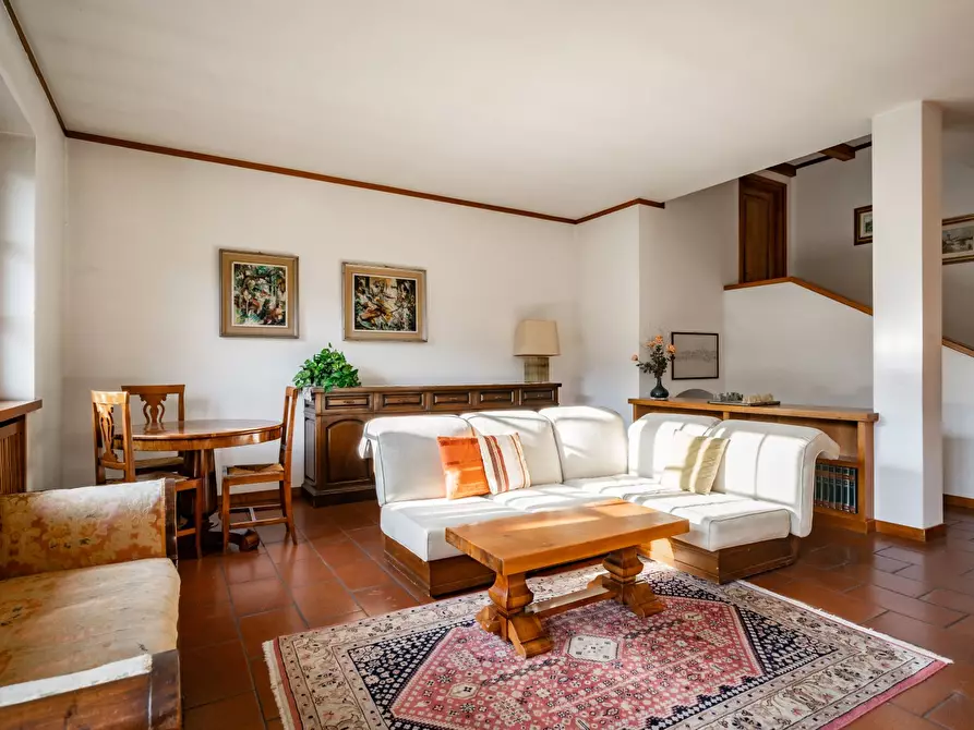 Immagine 7 di Villa in vendita  a Mandello Del Lario