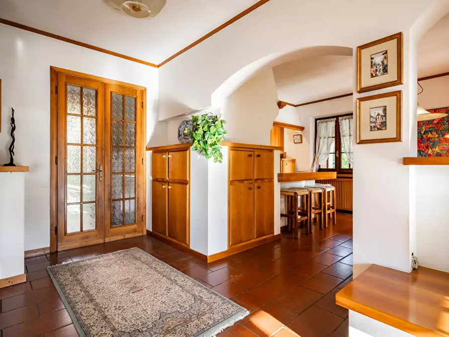 Immagine 9 di Villa in vendita  a Mandello Del Lario