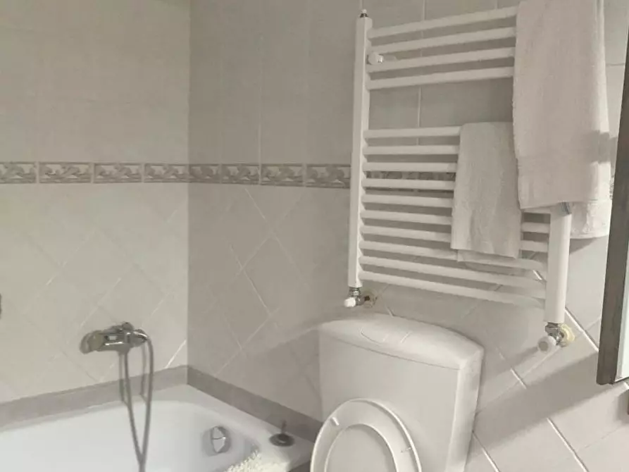 Immagine 8 di Villa in vendita  a Camaiore