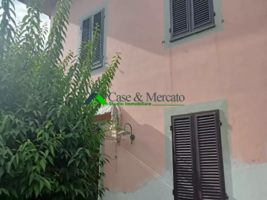 Immagine 8 di Villa in vendita  a Lucca