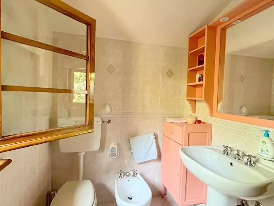 Immagine 6 di Villa in vendita  a Massarosa