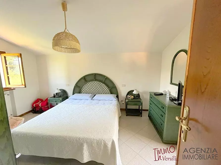 Immagine 10 di Villa in vendita  a Massarosa