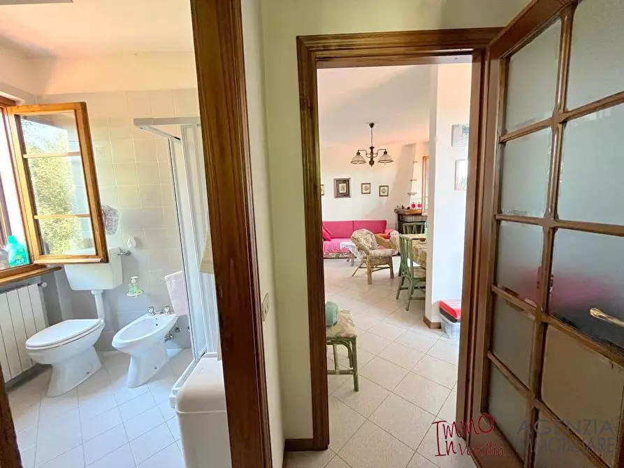 Immagine 7 di Villa in vendita  a Massarosa