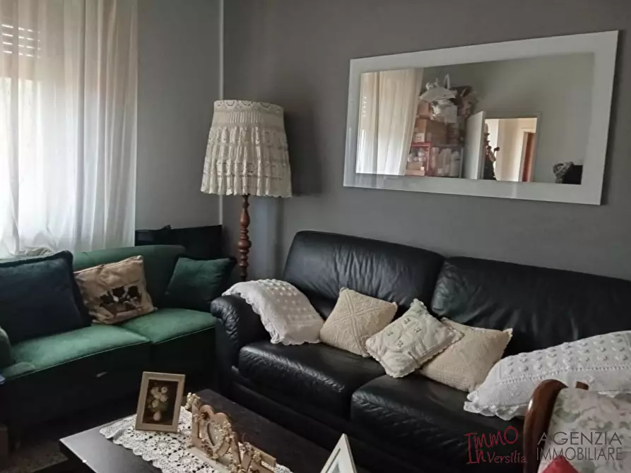 Immagine 1 di Villa in vendita  a Massarosa