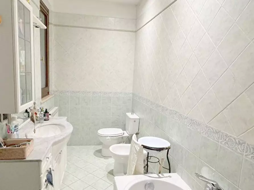 Immagine 6 di Villa in vendita  a Massarosa