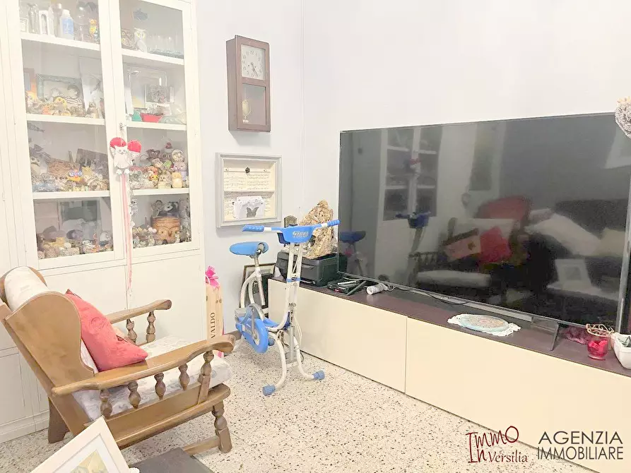 Immagine 4 di Villa in vendita  a Massarosa