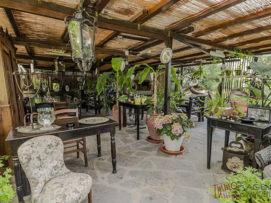 Immagine 5 di Villa in vendita  a Massarosa