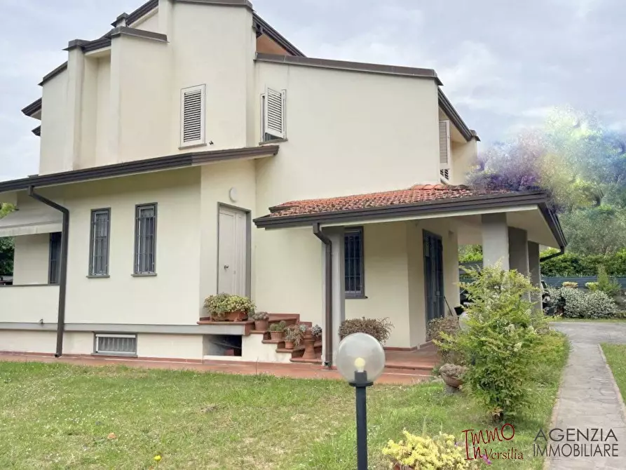 Immagine 3 di Villa in vendita  113c a Massarosa