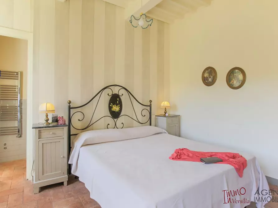 Immagine 8 di Villa in vendita  a Lucca