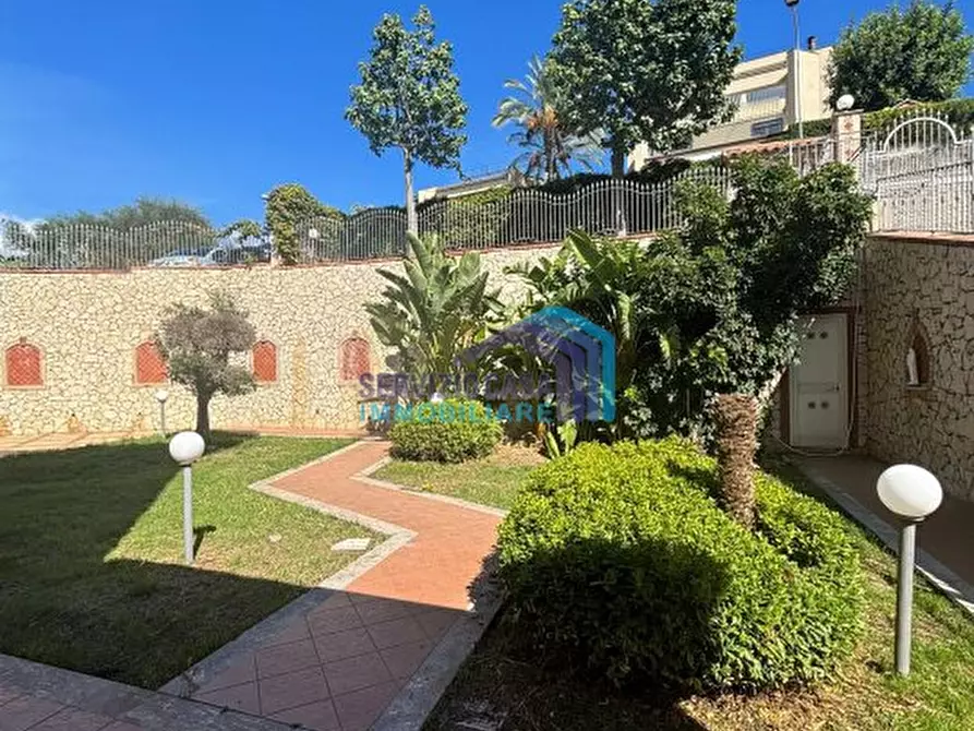 Immagine 8 di Villa in vendita  a Taormina