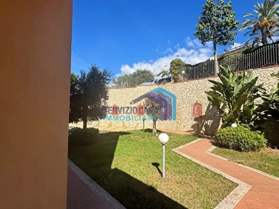 Immagine 7 di Villa in vendita  a Taormina