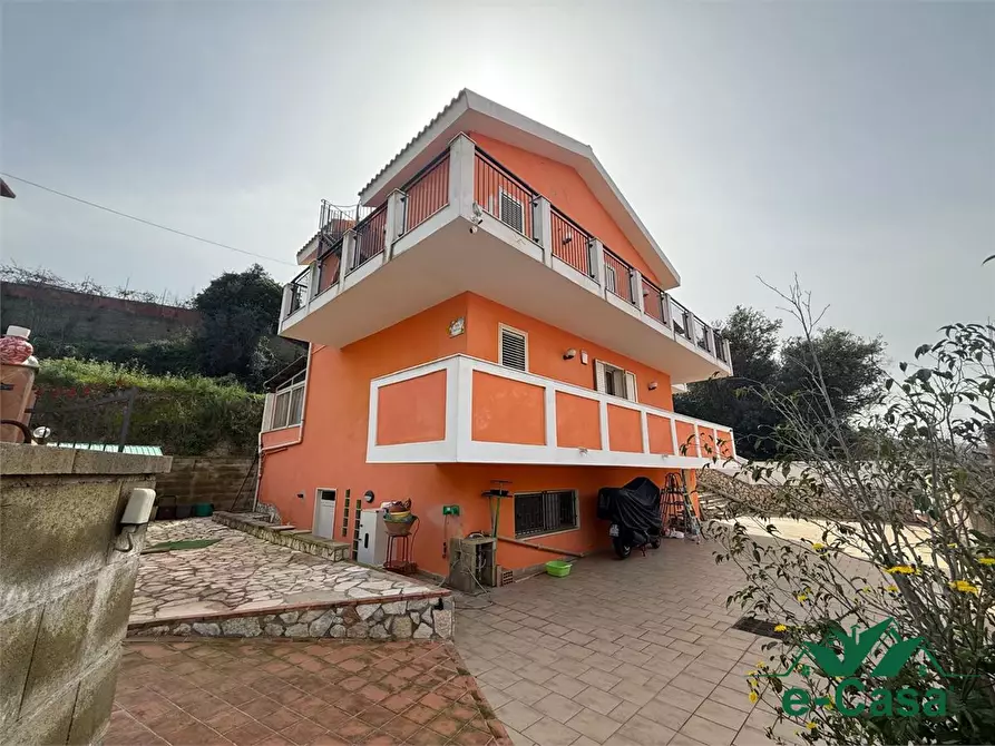 Immagine 1 di Villa in vendita  15 a Venetico