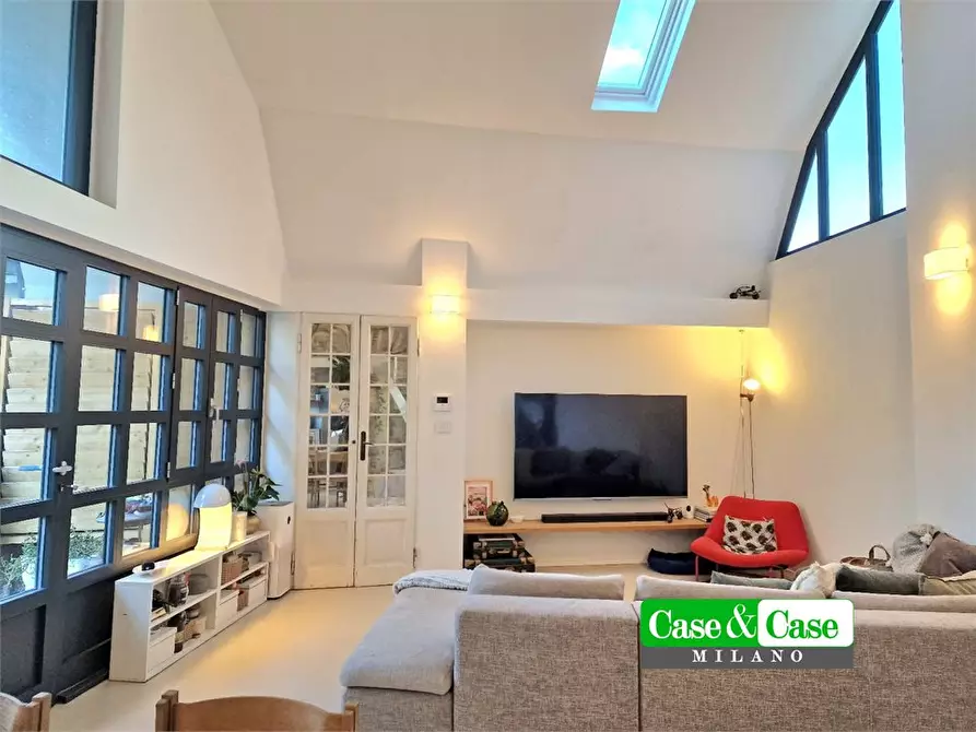 Immagine 10 di Villa in vendita  53 a Milano