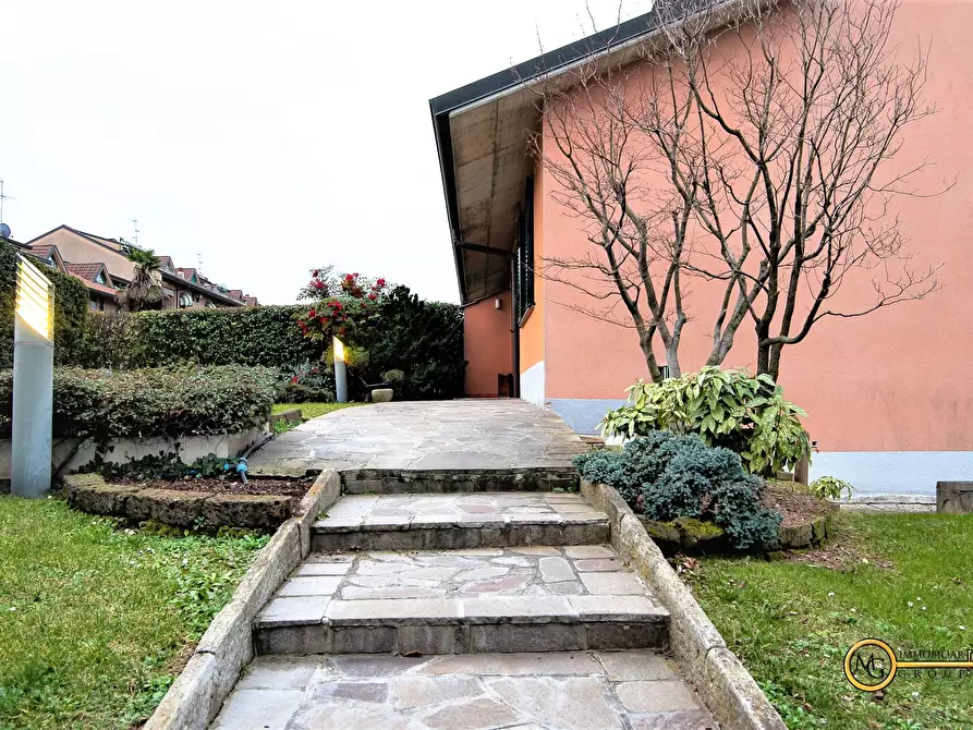 Immagine 1 di Villa in vendita  a Vignate
