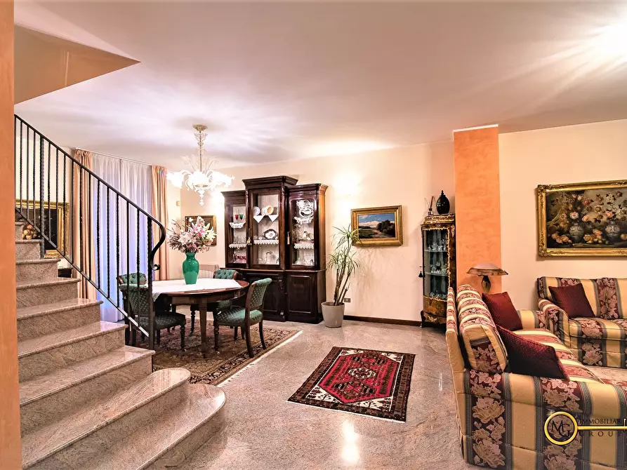 Immagine 4 di Villa in vendita  a Vignate