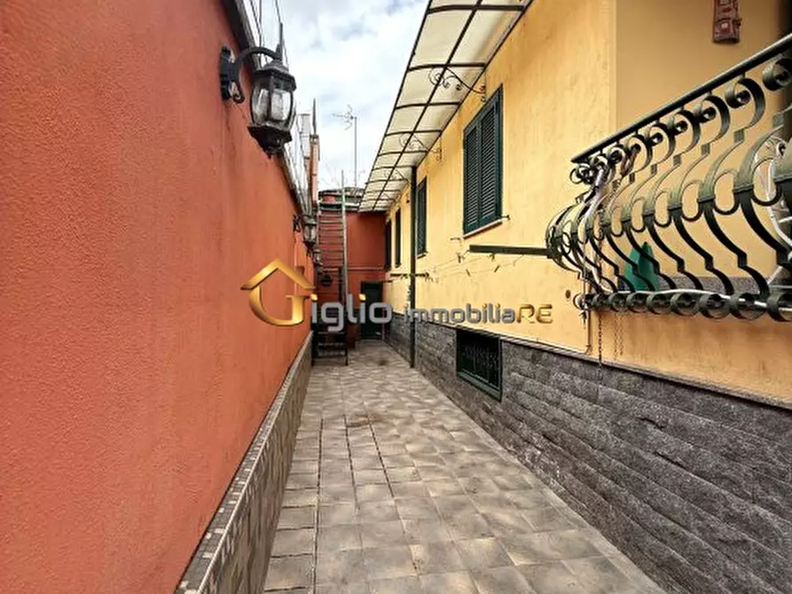 Immagine 3 di Villa in vendita  16 a Casoria