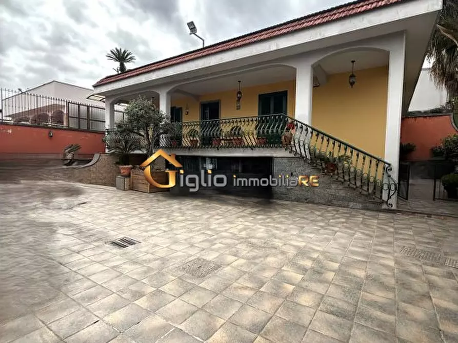 Immagine 2 di Villa in vendita  16 a Casoria