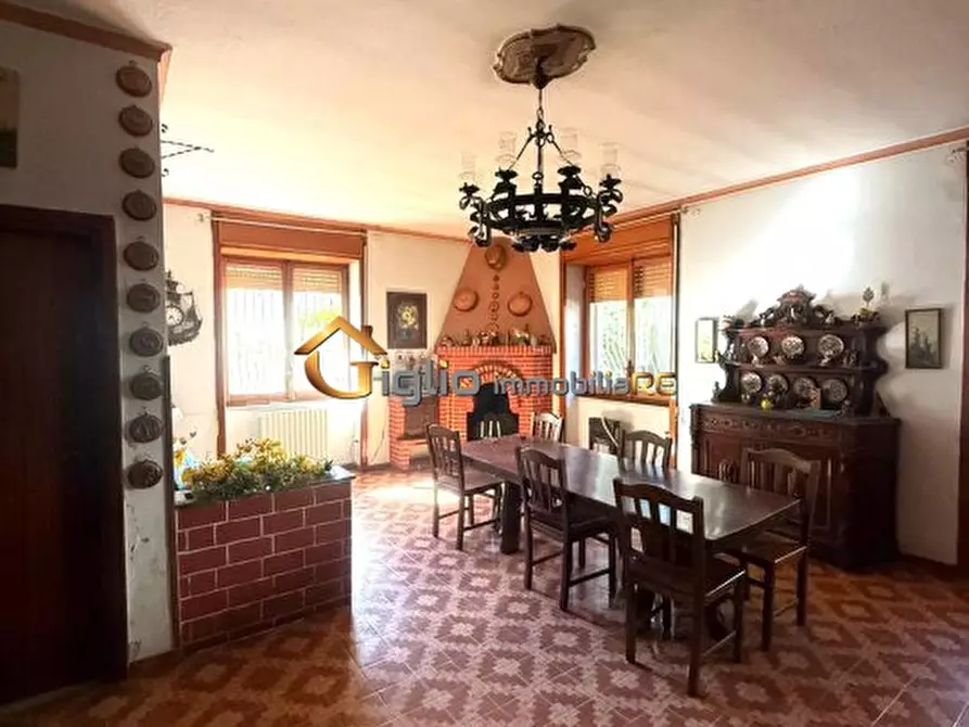 Immagine 5 di Villa in vendita  a Casoria