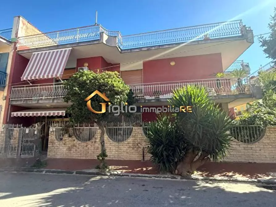 Immagine 2 di Villa in vendita  a Casoria