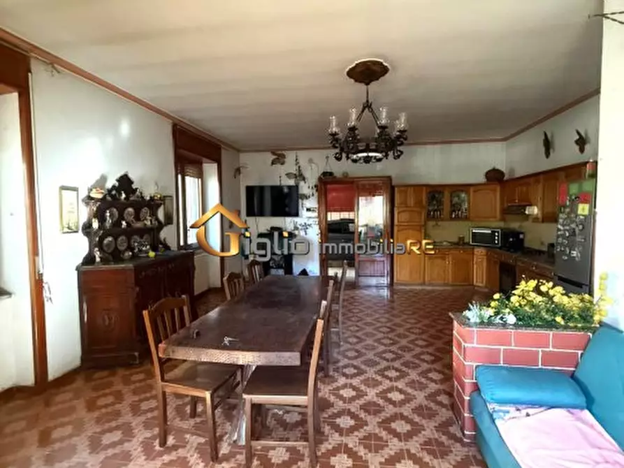 Immagine 7 di Villa in vendita  a Casoria