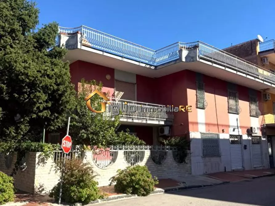 Immagine 3 di Villa in vendita  a Casoria