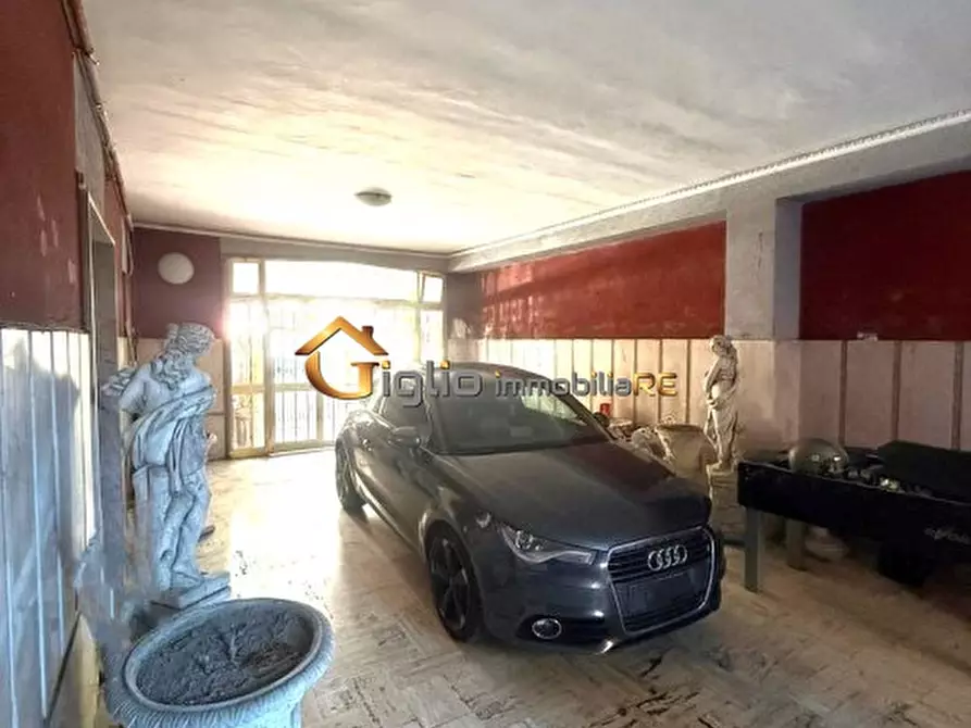 Immagine 4 di Villa in vendita  a Casoria