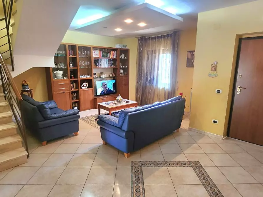 Immagine 8 di Villa in vendita  12 a Cardito