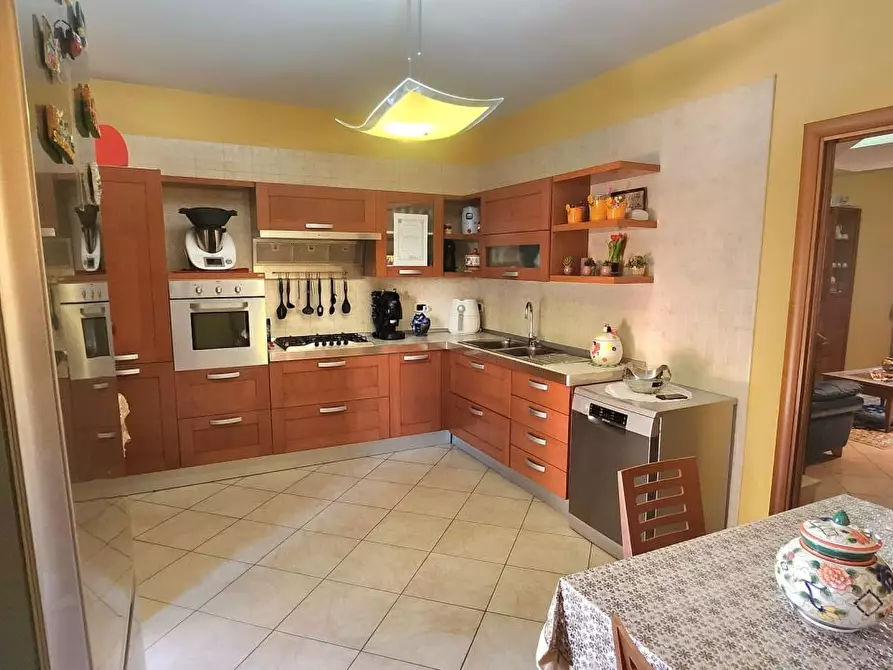 Immagine 10 di Villa in vendita  12 a Cardito