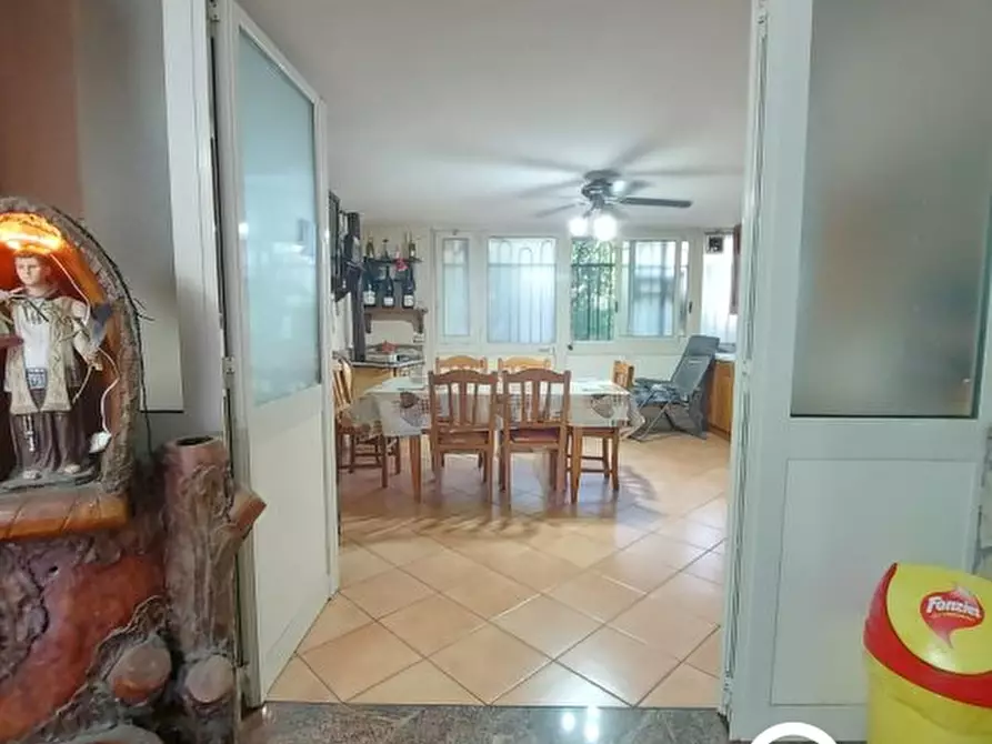 Immagine 4 di Villa in vendita  a Crispano