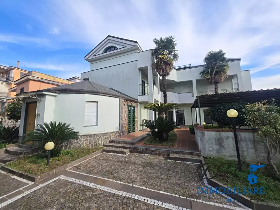 Immagine 2 di Villa in vendita  a Casoria