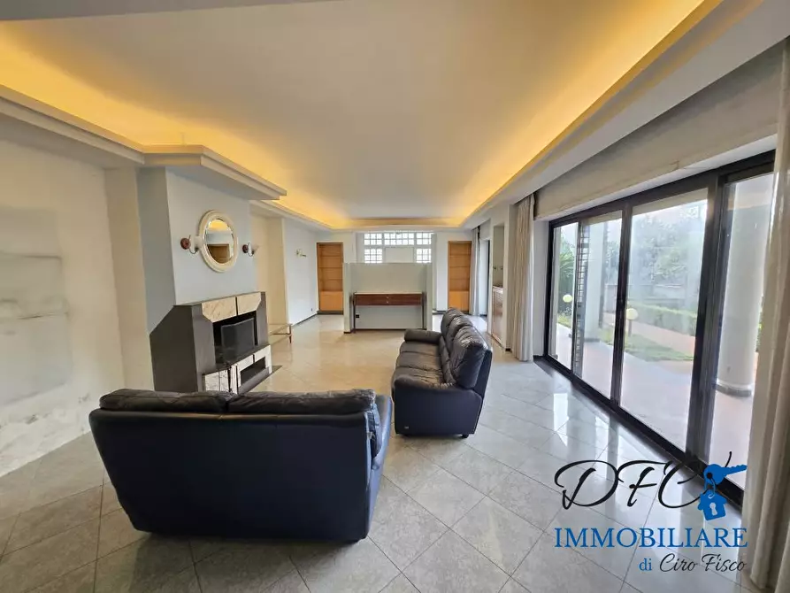 Immagine 5 di Villa in vendita  a Casoria