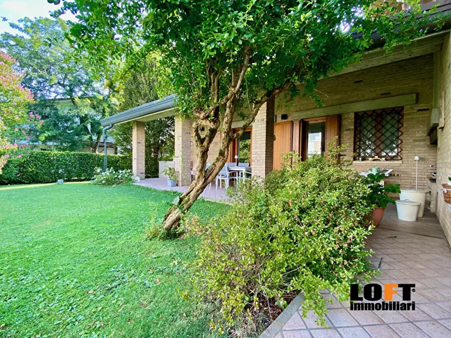 Immagine 6 di Villa in vendita  a Selvazzano Dentro