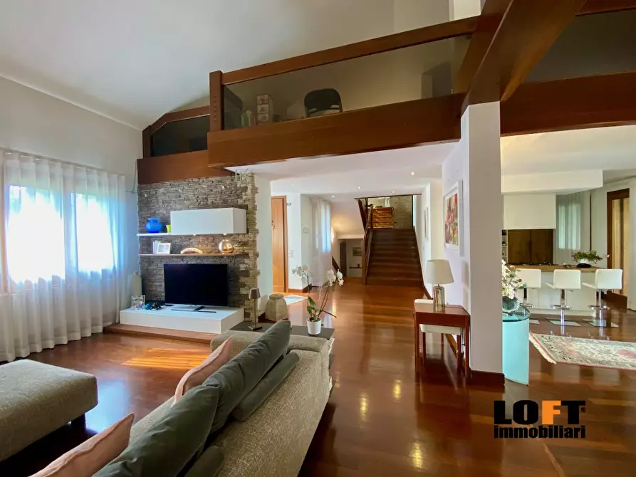 Immagine 8 di Villa in vendita  a Selvazzano Dentro