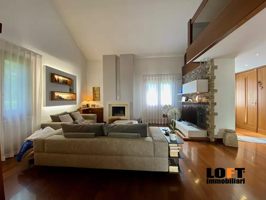 Immagine 3 di Villa in vendita  a Selvazzano Dentro