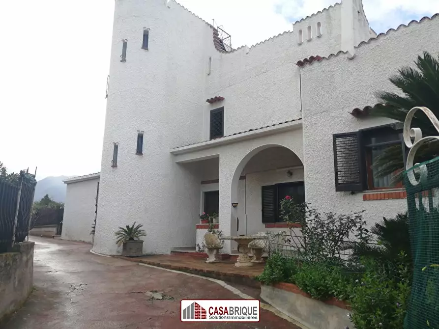 Immagine 1 di Villa in vendita  a Carini