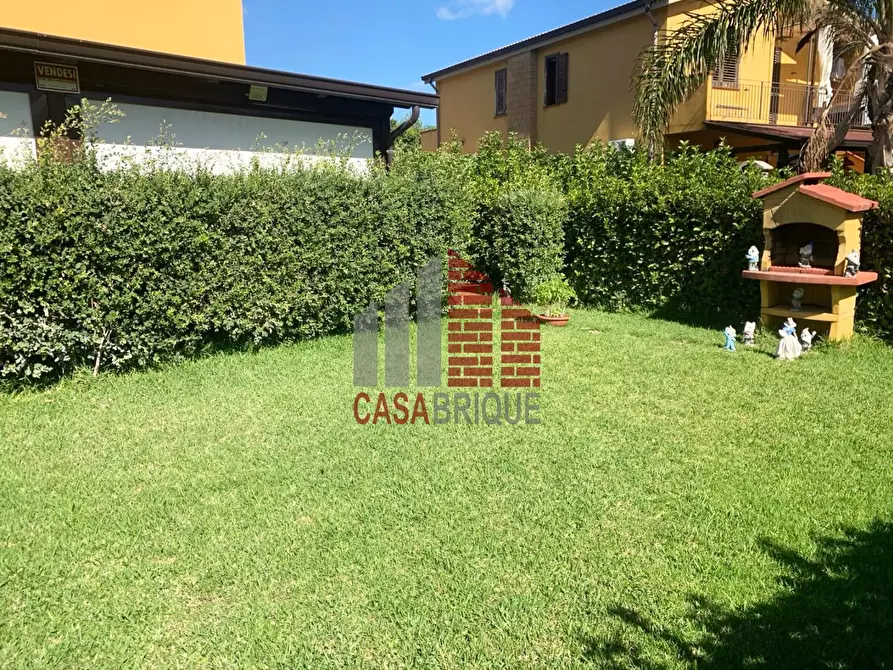 Immagine 7 di Villa in vendita  snc a Campofelice Di Roccella