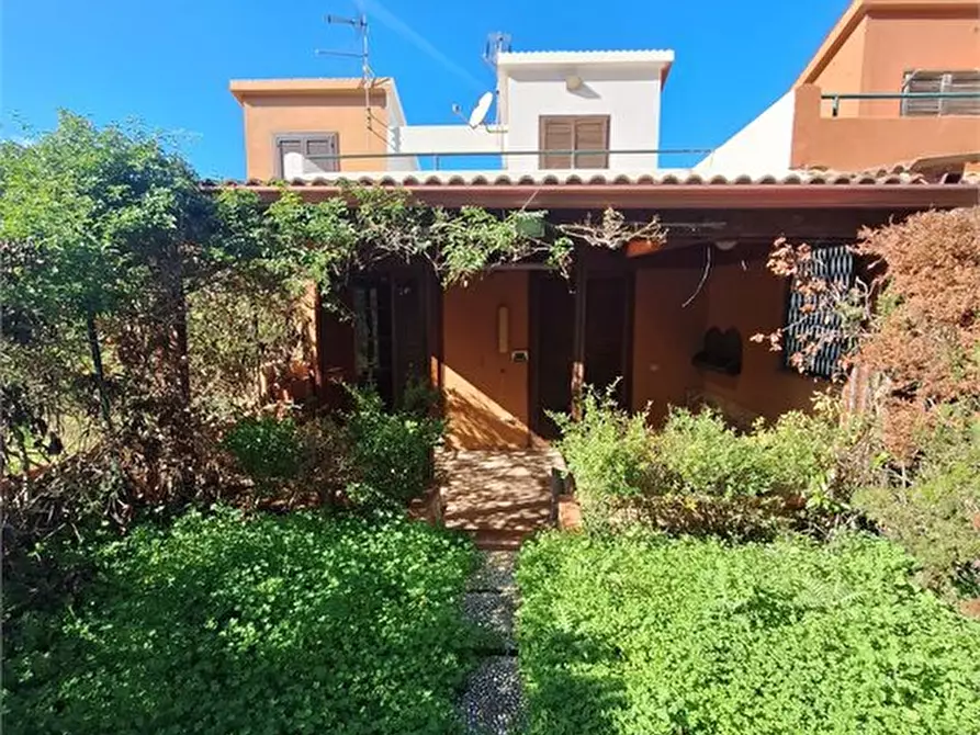 Immagine 1 di Villa in vendita  a Terrasini