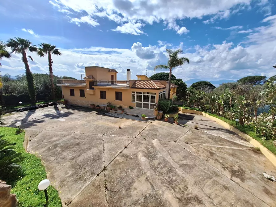 Immagine 1 di Villa in vendita  a Terrasini
