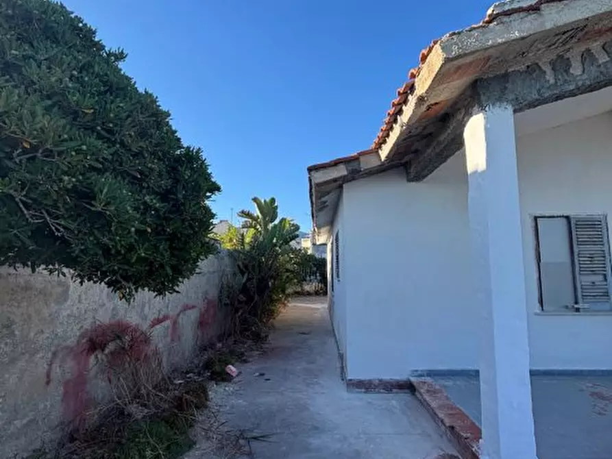 Immagine 6 di Villa in vendita  a Carini